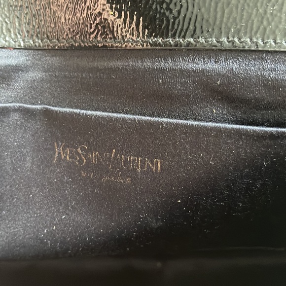 YSL Yves Saint Laurent Textured Patent Calfskin Large Belle De Jour Clutch Black - Picture 5 of 9